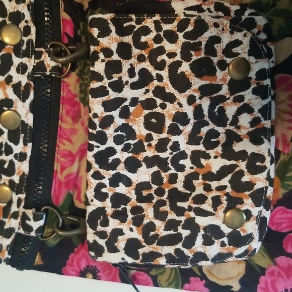 floral reversible adjustable skirt with small bag - Picture 12 of 12